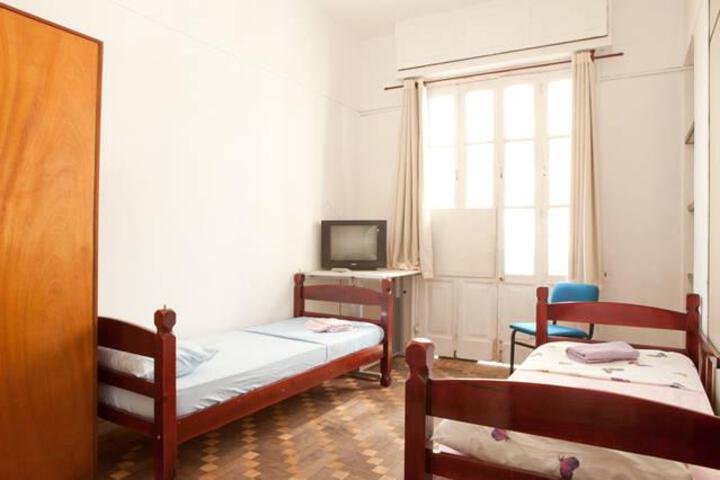 Room 6 of 30