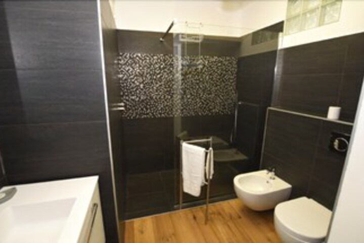 Room 5 of 30