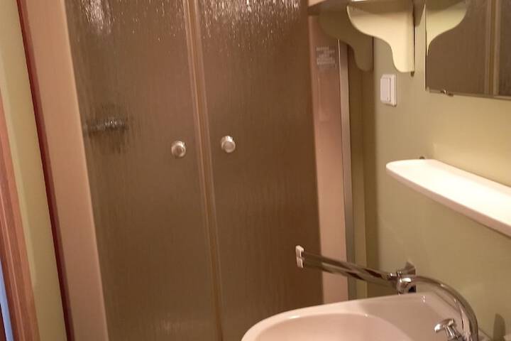 Room 15 of 31