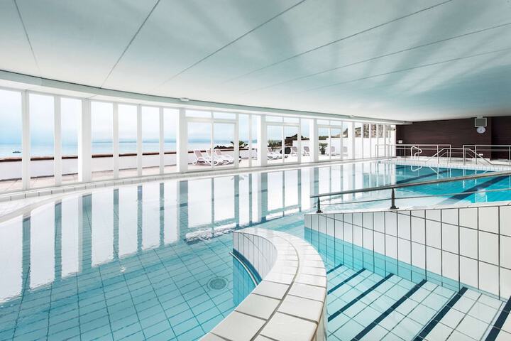Pools & Facilities