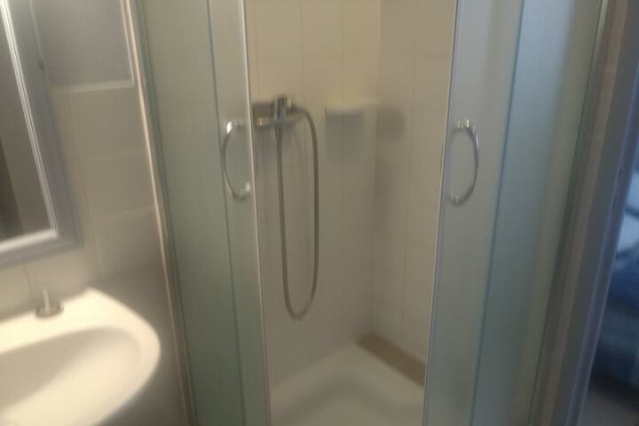 Room 17 of 31