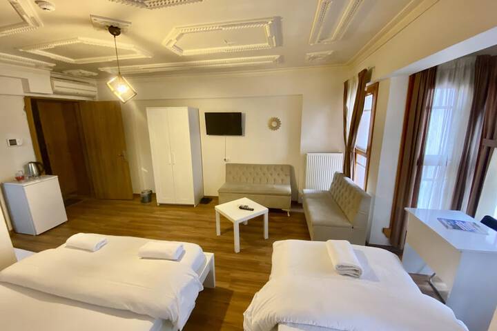 Room 6 of 21