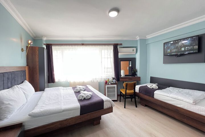 Room 5 of 16