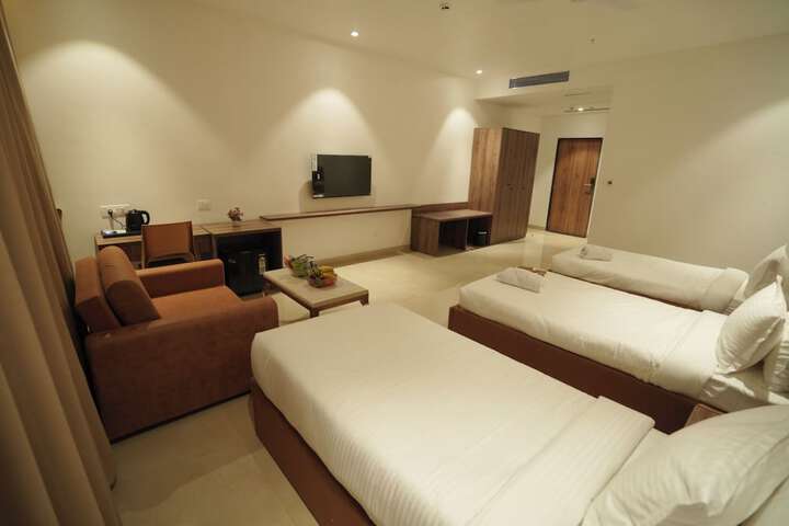 Room 40 of 102