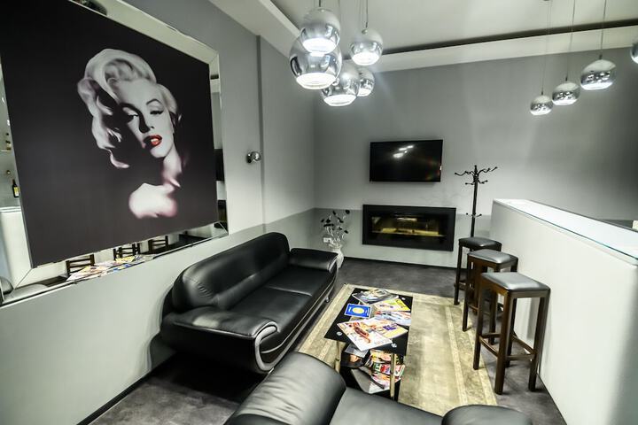 Lounge 59 of 78