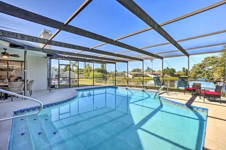 Waterfront Port Richey House w / Heated Pool!