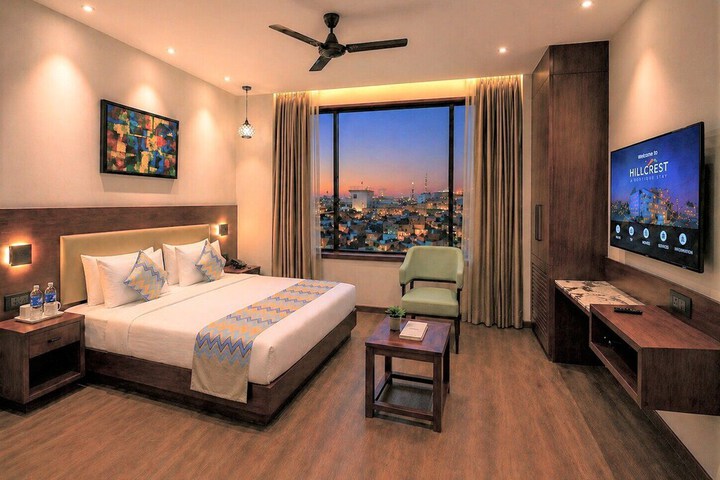 Room 25 of 53