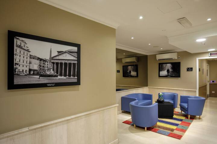 Entrance & Lobby