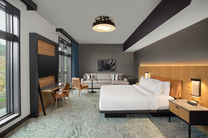 Room 34 of 223