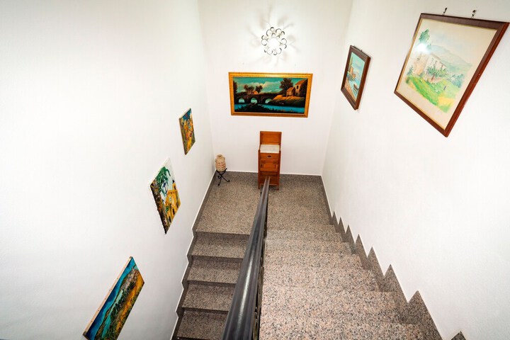 Room 25 of 36