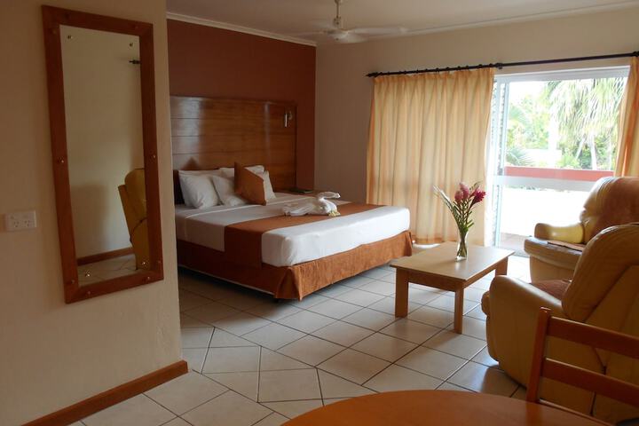 Room 6 of 37