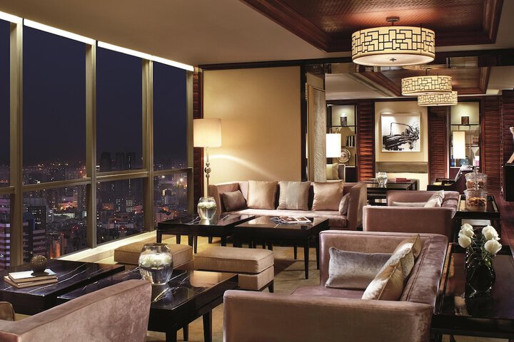 Lounge 108 of 122