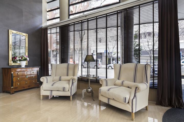 Entrance & Lobby
