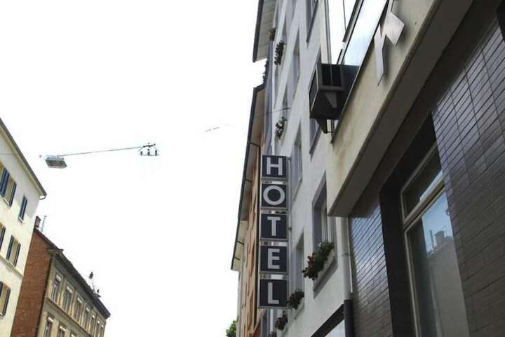 Hotel 35 of 37