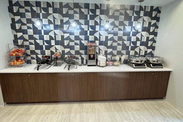 Breakfast/Coffee Service 36 of 38