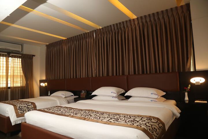 Room 10 of 49