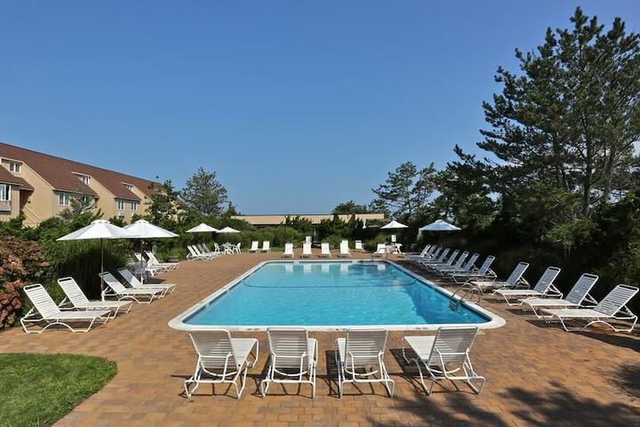Pool 103 of 122