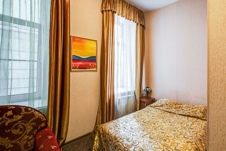 Room 4 of 96