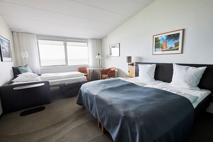 Room 17 of 100