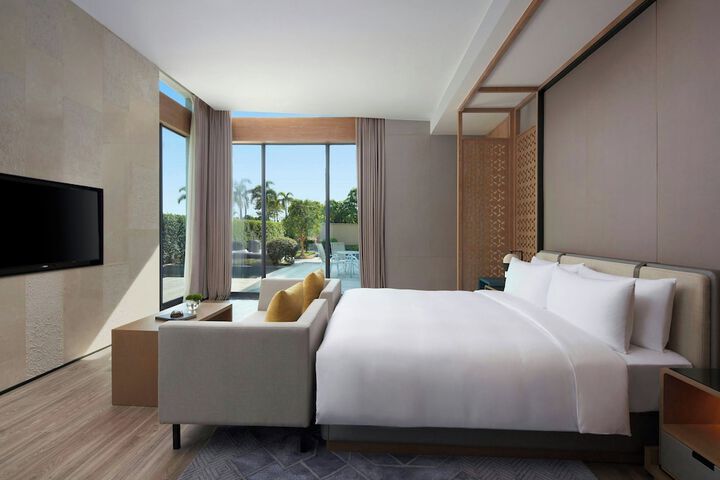 Room 27 of 151