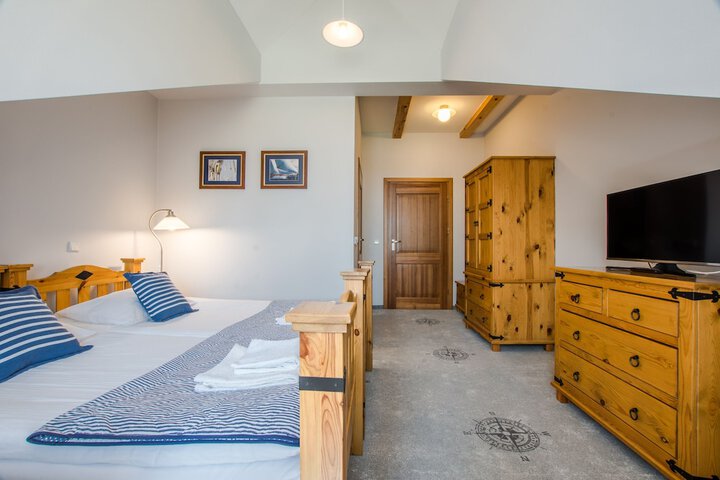 Room 19 of 210