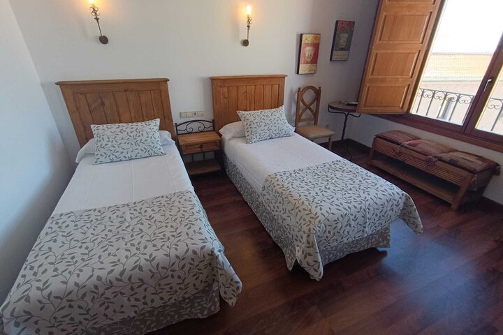 Room 13 of 40