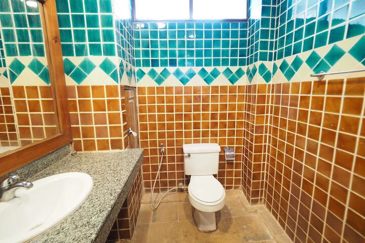 Room 24 of 32