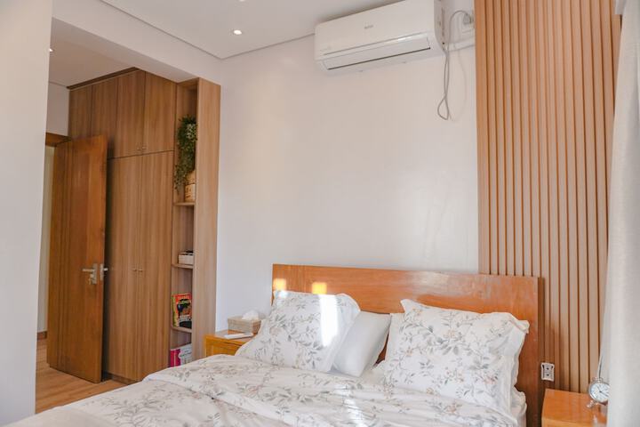 Room 10 of 25