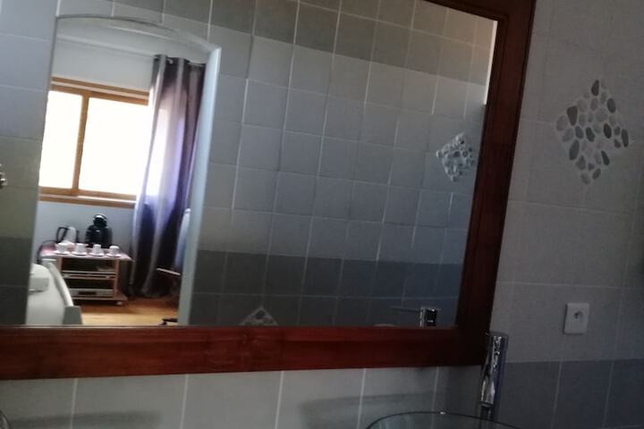 Room 16 of 37