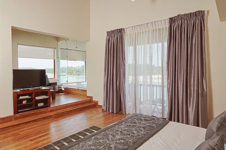Room 10 of 41
