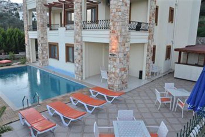 Hotel with Pool
