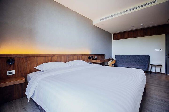 Room 19 of 30