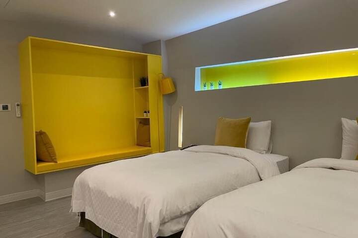 Room 44 of 82