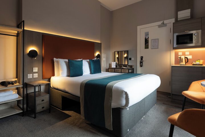 Room 93 of 163