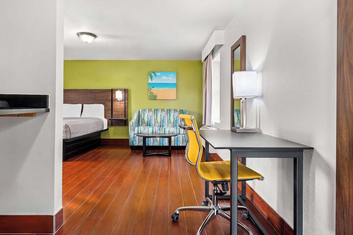 1 King Bed Suite (34 of 44)