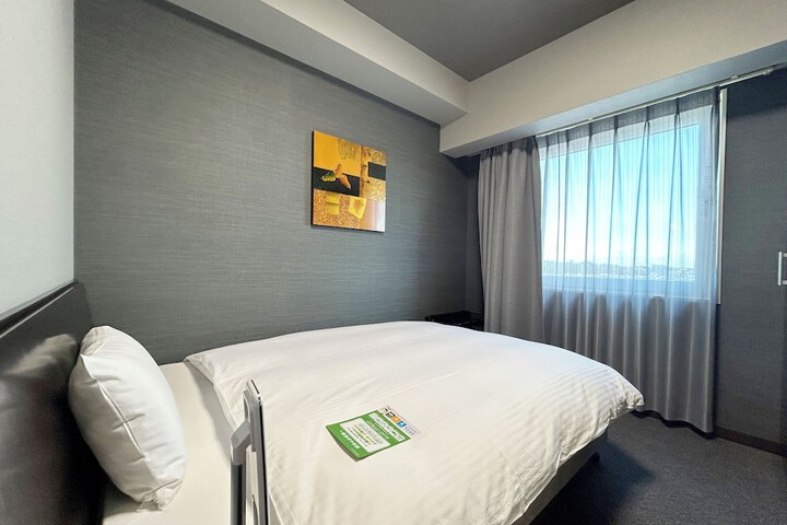 Room 15 of 36