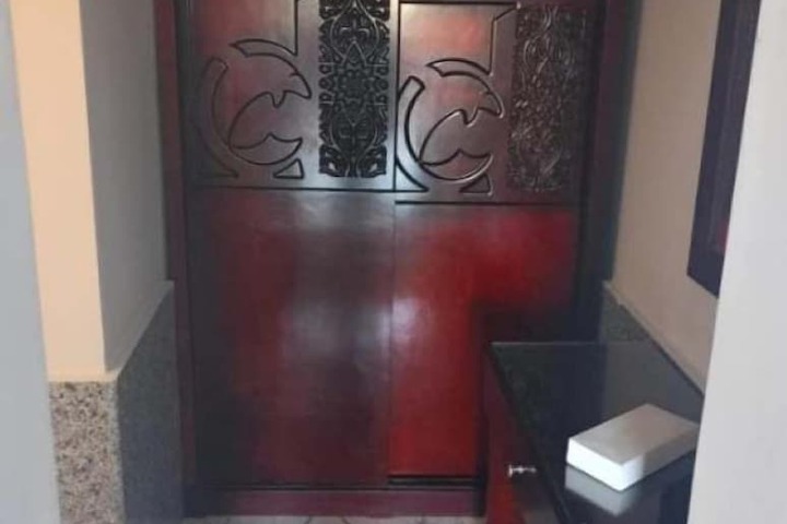 Room 4 of 30