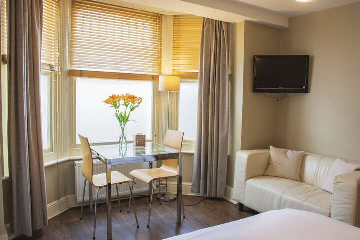Room 4 of 52