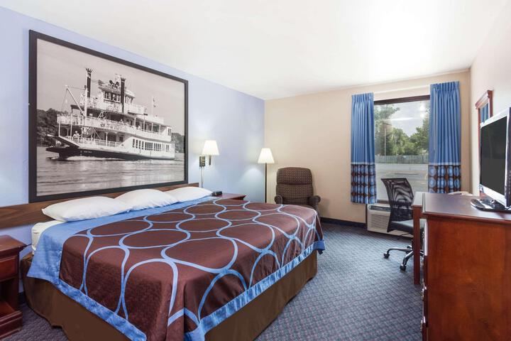 1 King Bed (7 of 11)