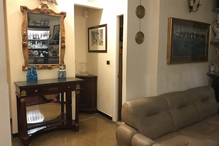 Hotel Interior 7 of 32
