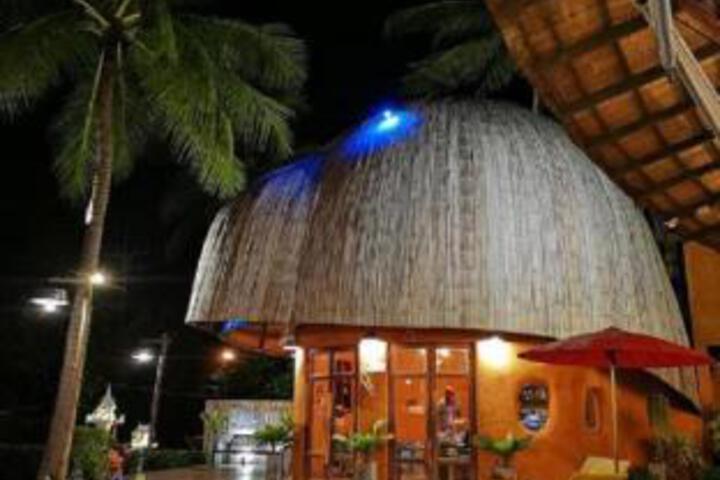 The Mud Bamboo Cafe & Beds