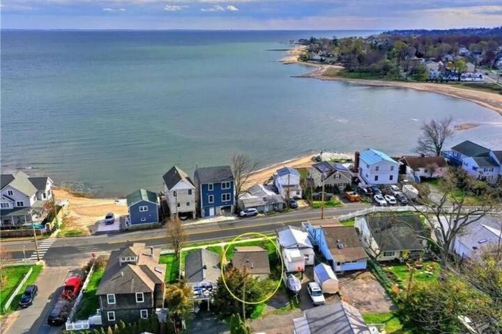 Beachy Bay Breeze Bungalow 2BR with parking and close to many amenities.