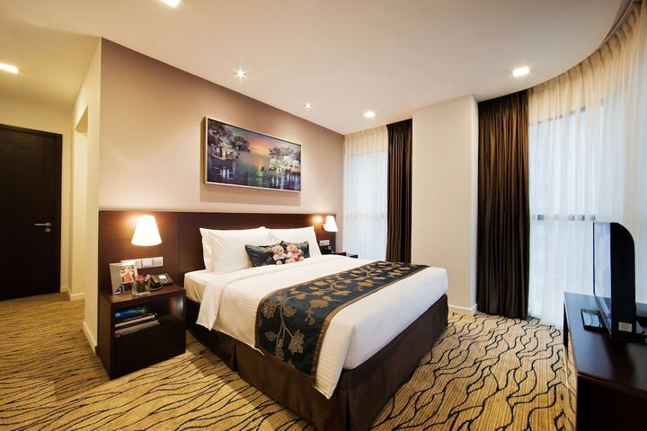 Room 8 of 40