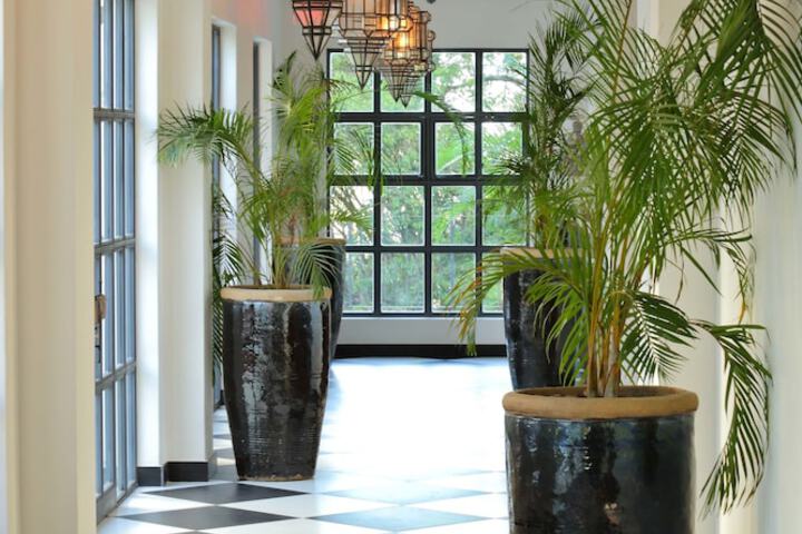 Ballroom/Hall 120 of 160