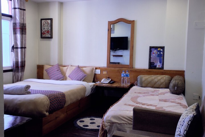 Room 13 of 122