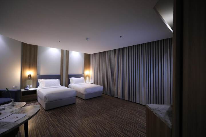 Room 33 of 51