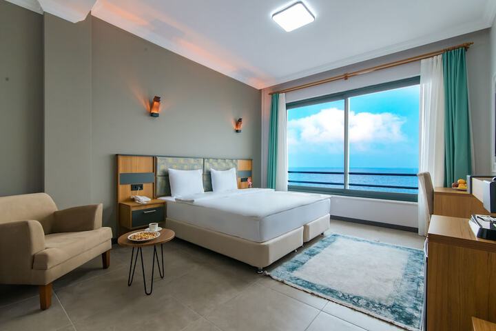 Room 4 of 52
