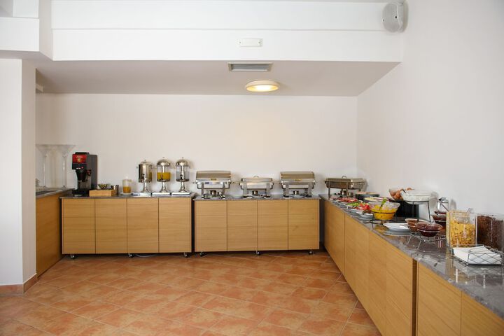 Breakfast/Coffee Service 56 of 65