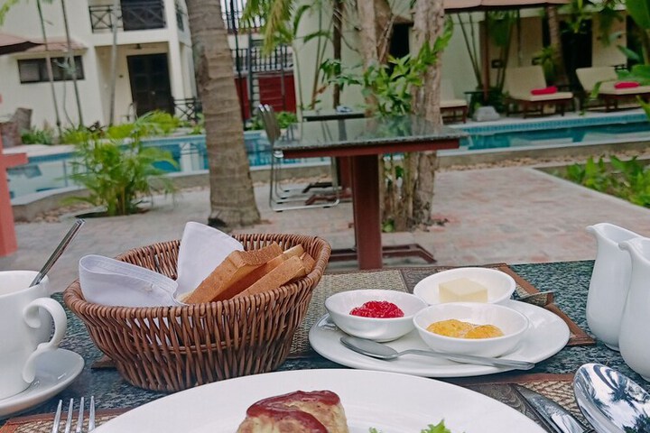 Breakfast/Coffee Service 66 of 80