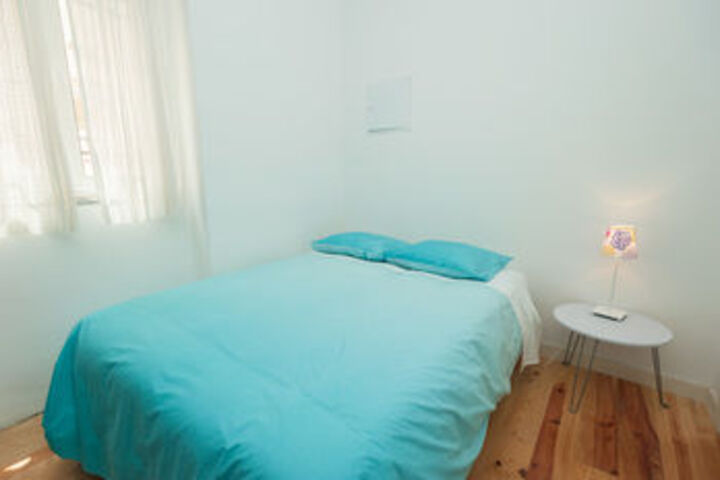 Room 25 of 99